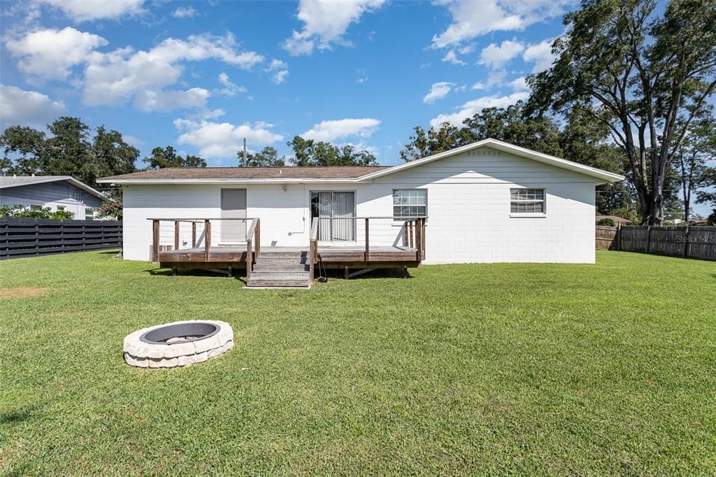 Active With Contract: $253,500 (3 beds, 2 baths, 1494 Square Feet)