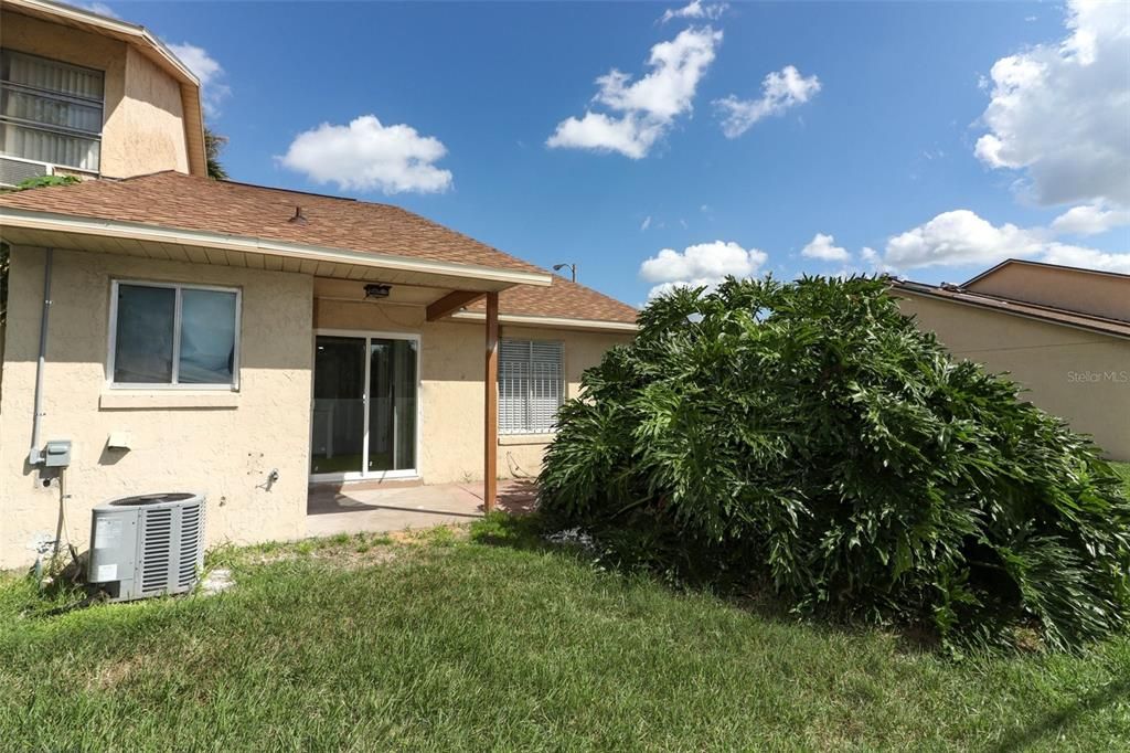 For Sale: $205,000 (2 beds, 2 baths, 810 Square Feet)