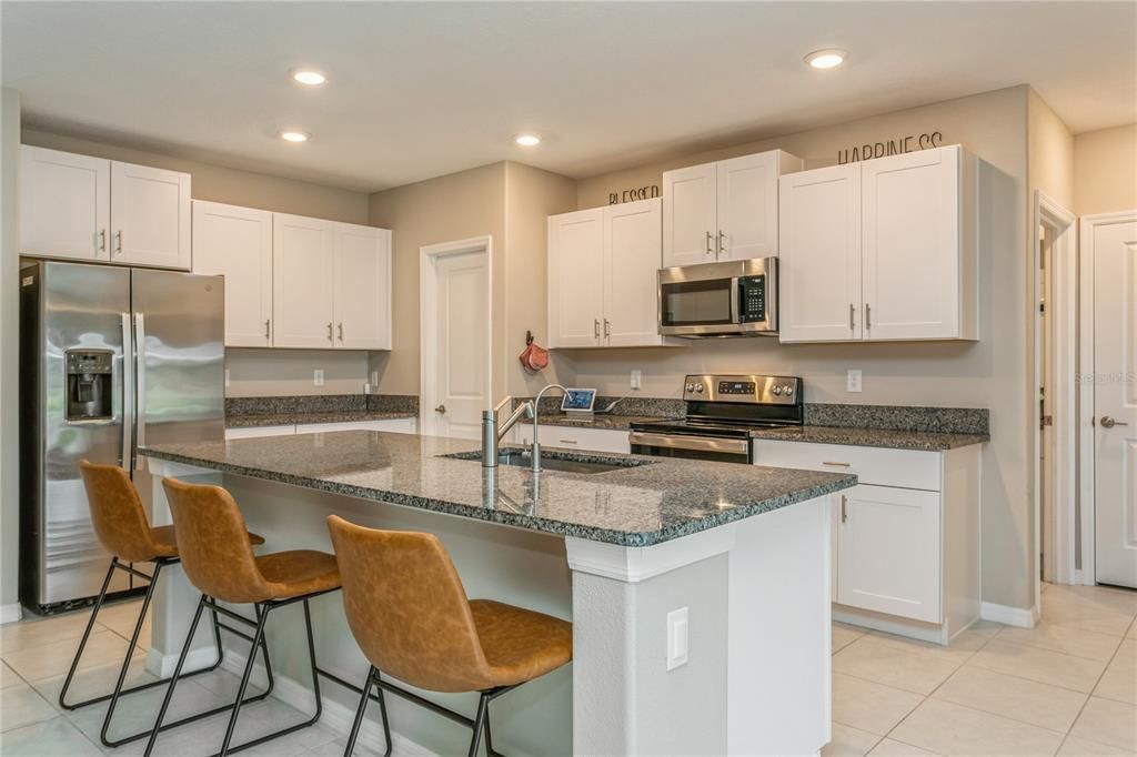 Modern kitchen with Walk-In Pantry