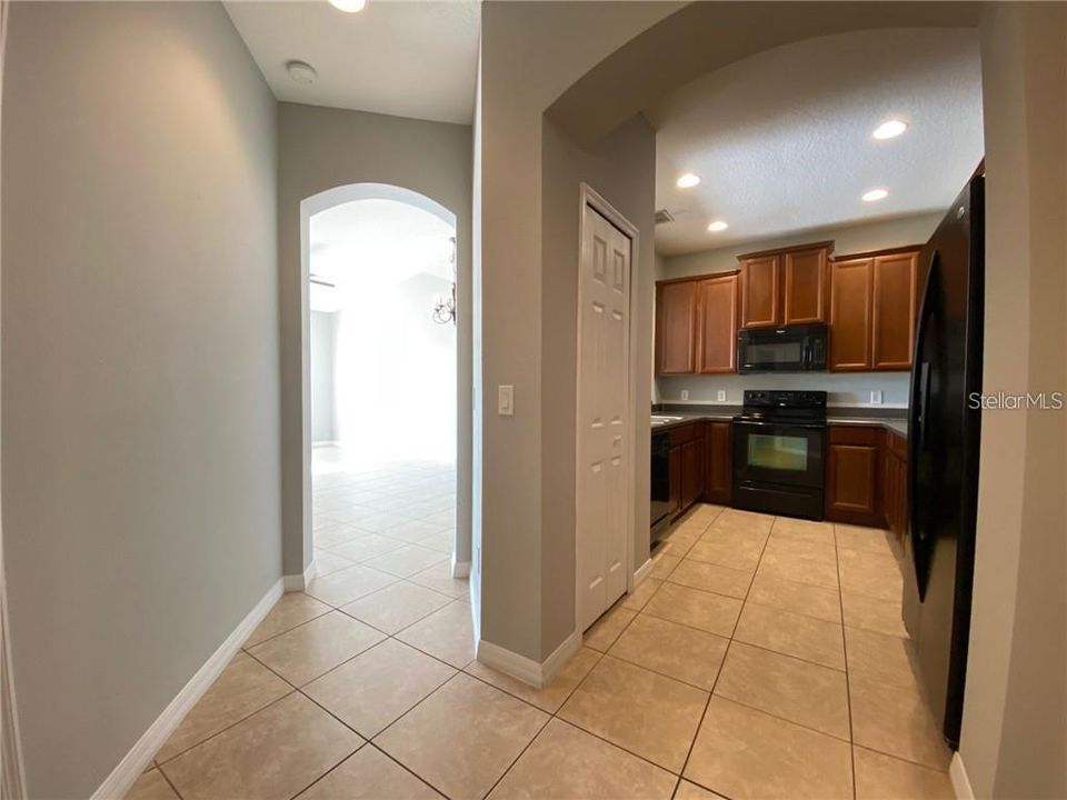 For Rent: $2,100 (3 beds, 2 baths, 1680 Square Feet)