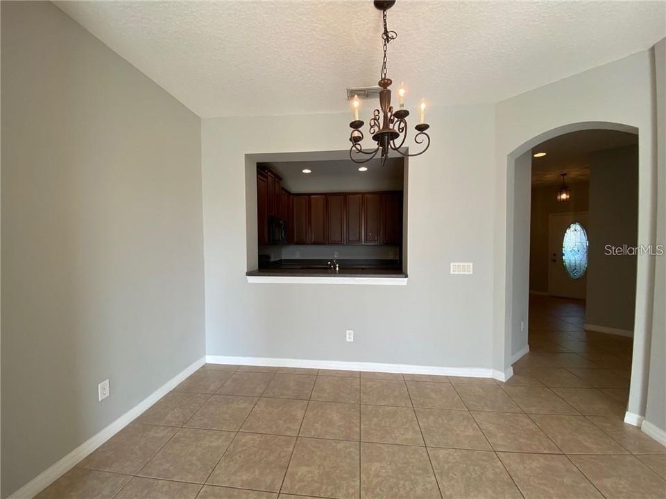 For Rent: $2,100 (3 beds, 2 baths, 1680 Square Feet)