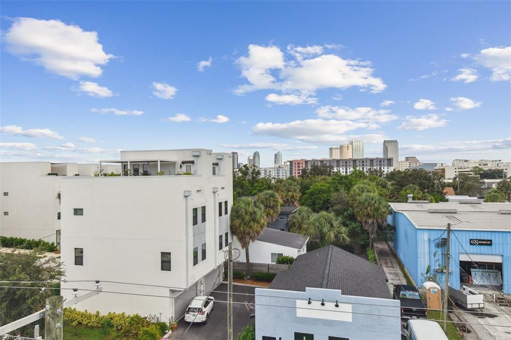 For Sale: $900,000 (3 beds, 3 baths, 2241 Square Feet)