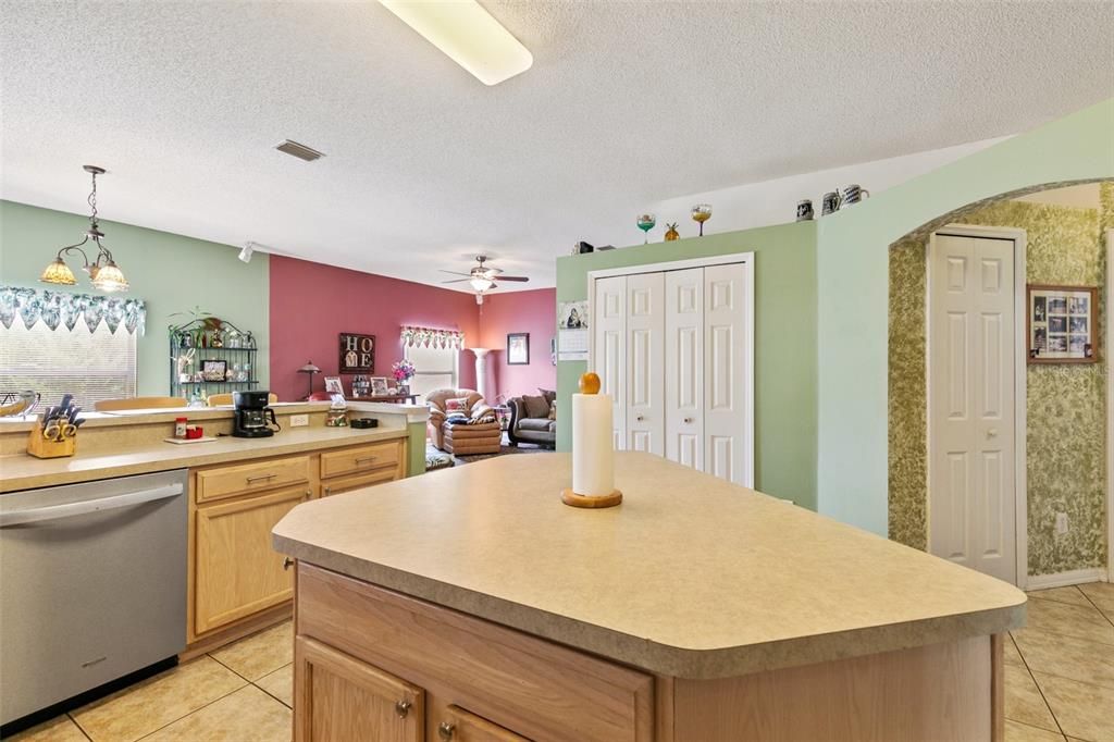 For Sale: $449,500 (3 beds, 2 baths, 2364 Square Feet)