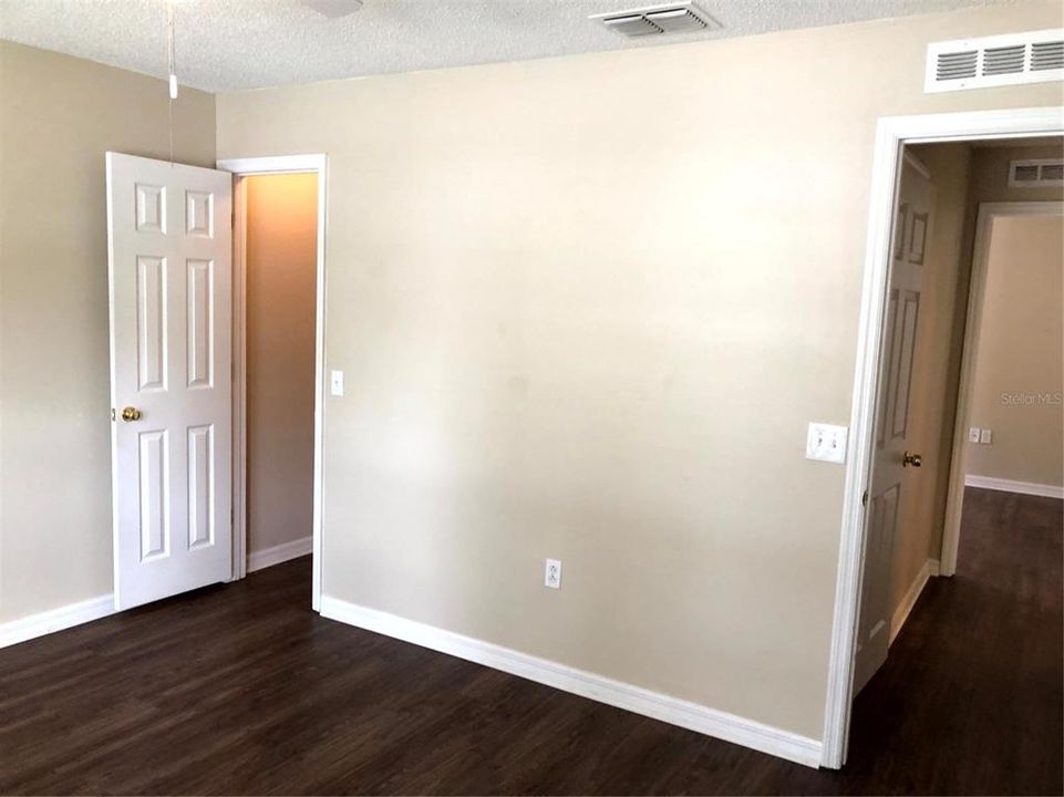 For Sale: $359,900 (3 beds, 2 baths, 1874 Square Feet)