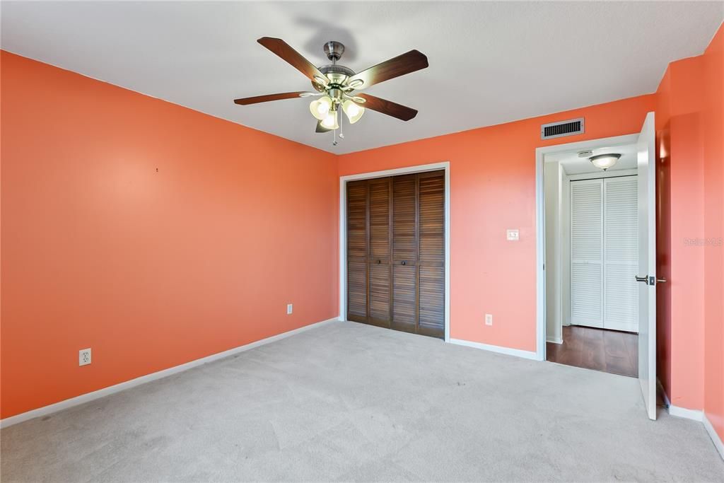 For Sale: $259,900 (2 beds, 2 baths, 1280 Square Feet)