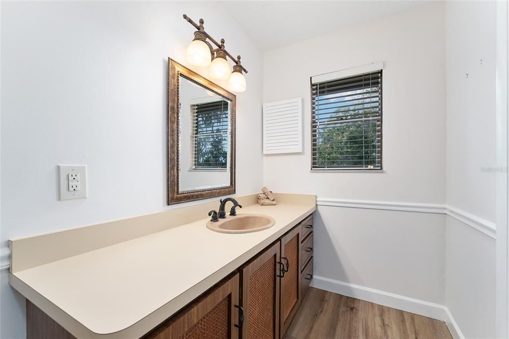 Active With Contract: $3,000 (3 beds, 2 baths, 1781 Square Feet)