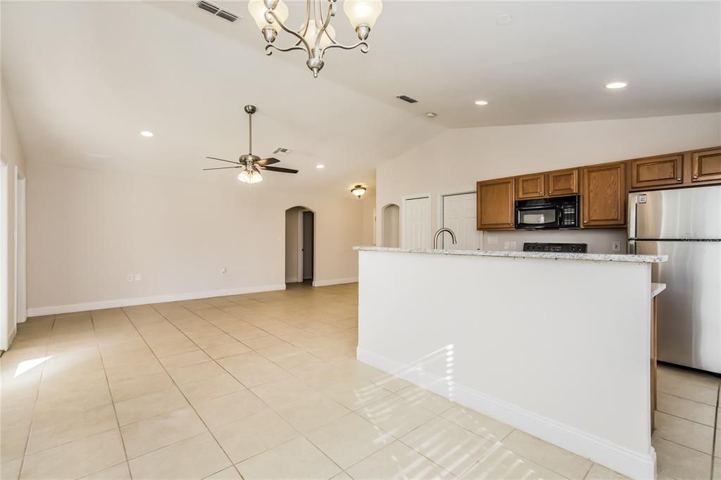 For Sale: $364,900 (3 beds, 2 baths, 1324 Square Feet)