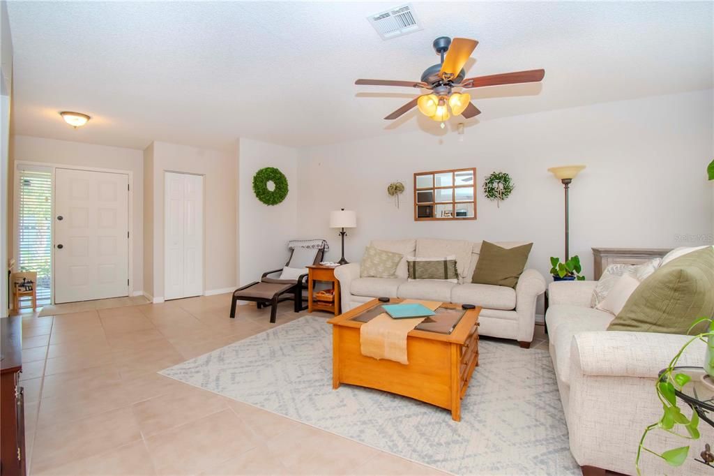 For Sale: $375,000 (3 beds, 2 baths, 1608 Square Feet)