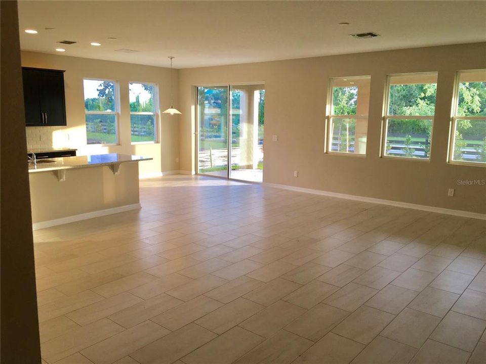 For Rent: $2,595 (4 beds, 3 baths, 2662 Square Feet)