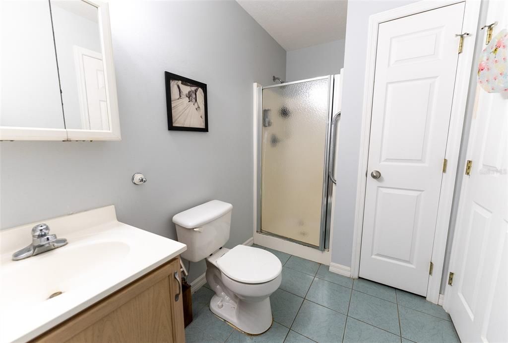 For Sale: $224,999 (2 beds, 2 baths, 1202 Square Feet)