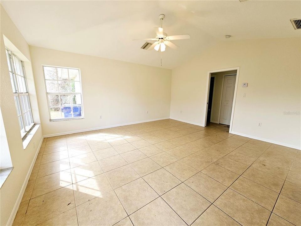 For Rent: $1,625 (2 beds, 2 baths, 1093 Square Feet)