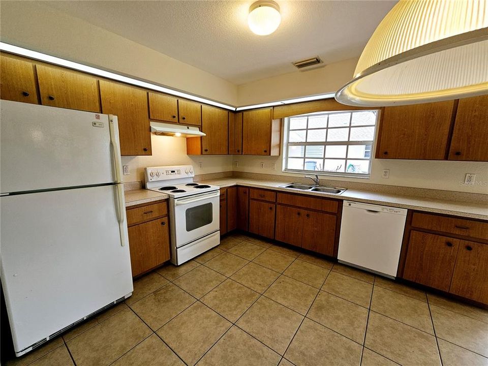 For Rent: $1,625 (2 beds, 2 baths, 1093 Square Feet)