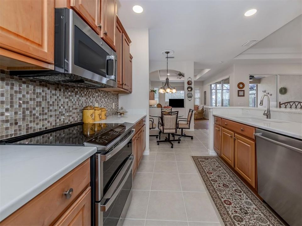 For Sale: $445,000 (2 beds, 2 baths, 1898 Square Feet)