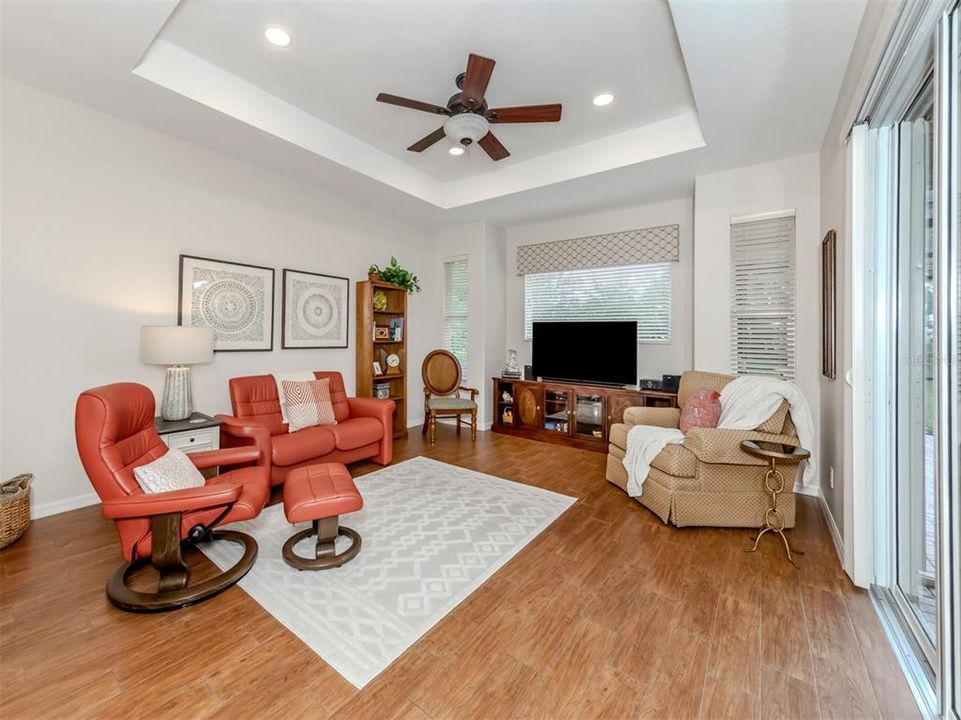 For Sale: $445,000 (2 beds, 2 baths, 1898 Square Feet)