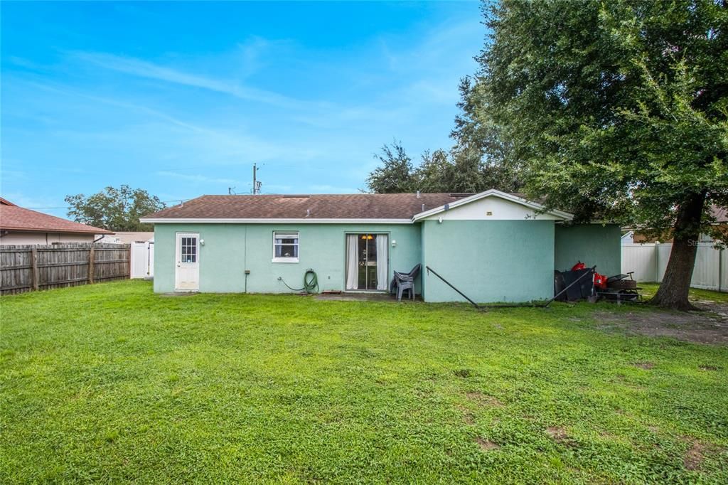 For Sale: $279,900 (3 beds, 2 baths, 972 Square Feet)