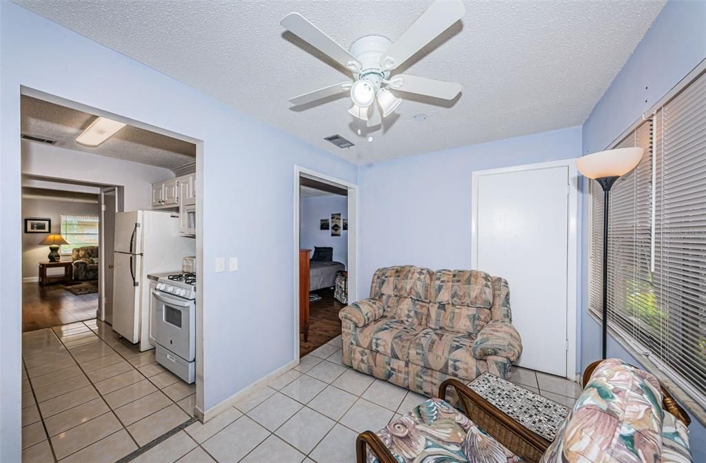 For Sale: $99,000 (1 beds, 1 baths, 745 Square Feet)