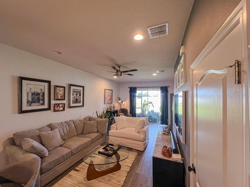 For Sale: $289,000 (2 beds, 2 baths, 1536 Square Feet)