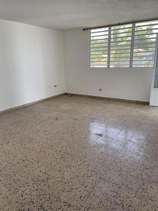 En Venta: $260,000 (6 camas, 0 baños, 2250 Pies cuadrados)