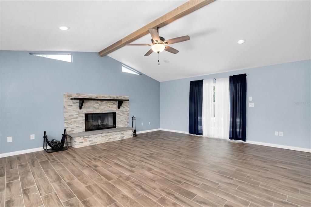 Active With Contract: $449,000 (2 beds, 2 baths, 1601 Square Feet)