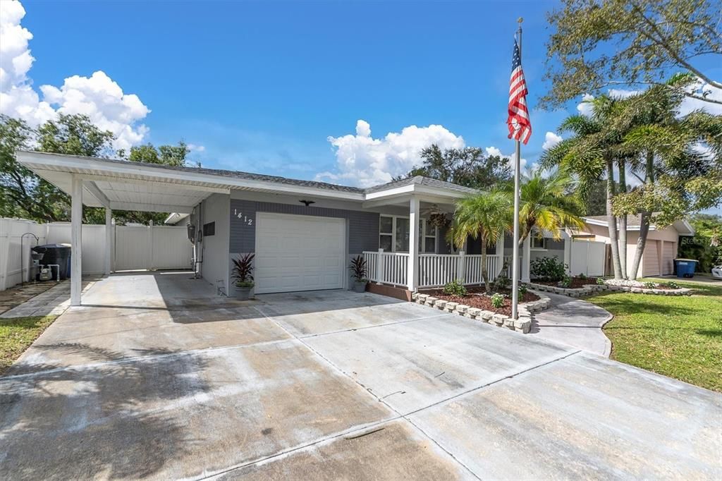 Active With Contract: $449,000 (2 beds, 2 baths, 1601 Square Feet)