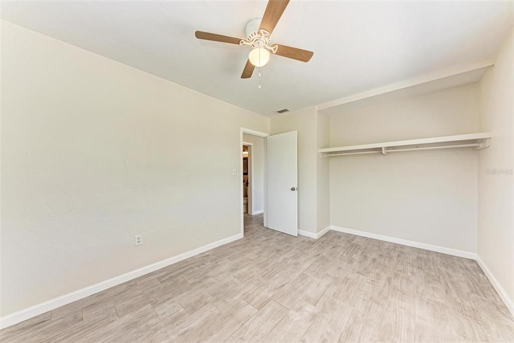 For Sale: $225,000 (2 beds, 1 baths, 1062 Square Feet)