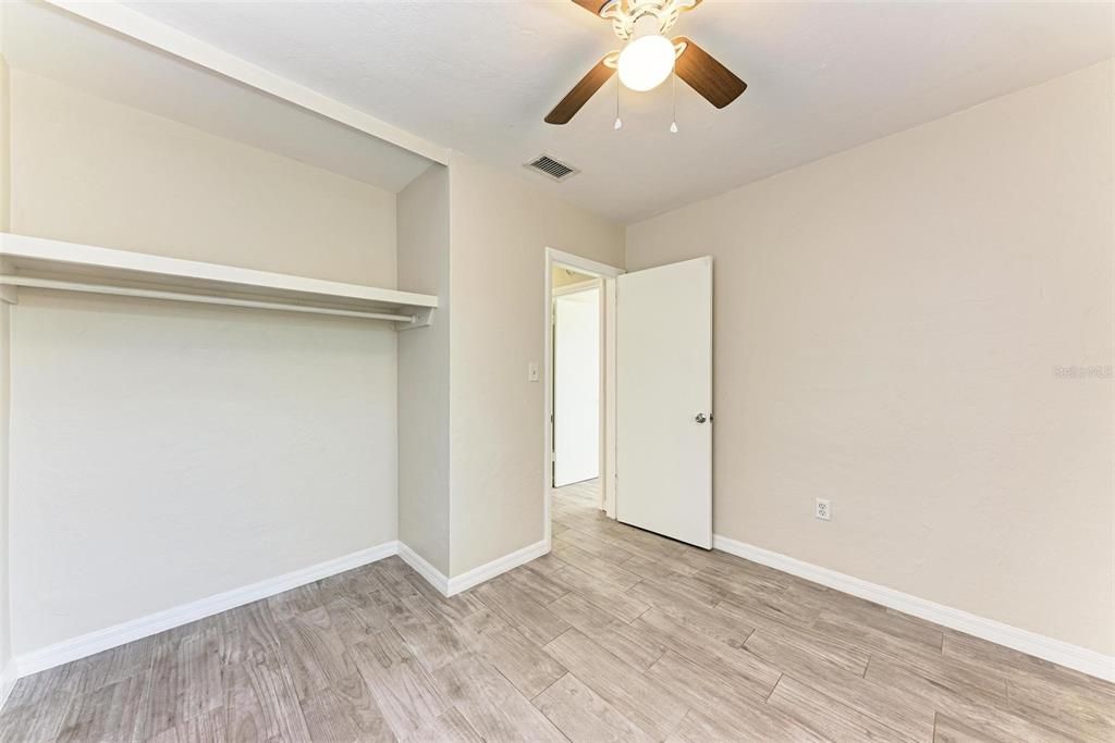 For Sale: $225,000 (2 beds, 1 baths, 1062 Square Feet)