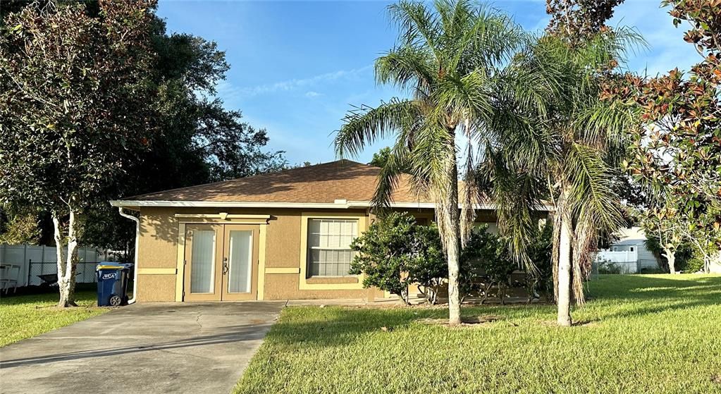 For Rent: $1,850 (3 beds, 2 baths, 1400 Square Feet)