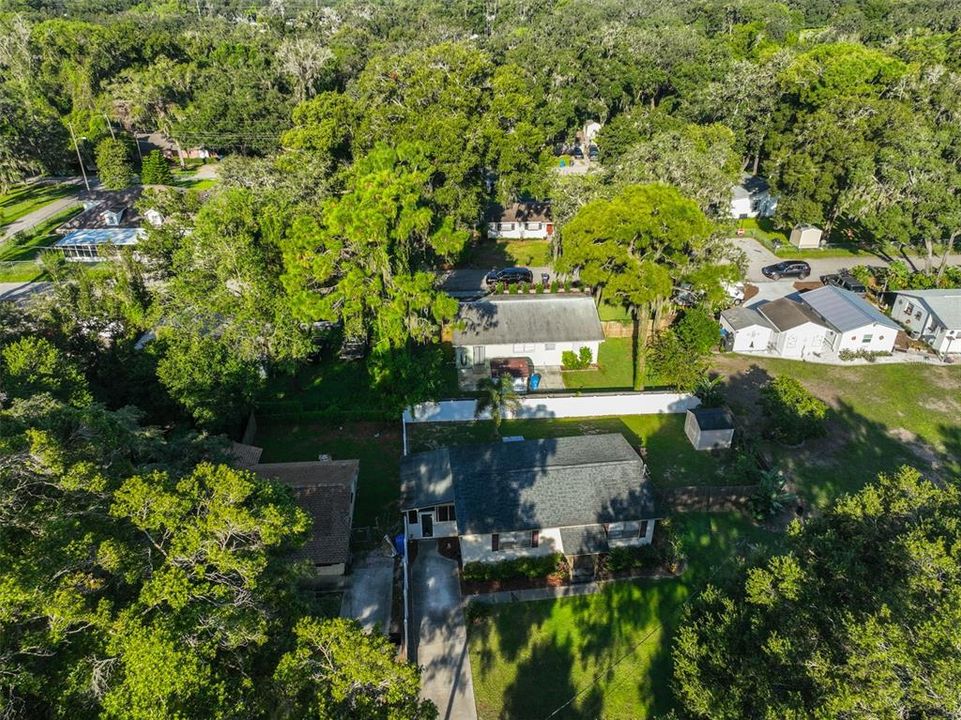 Active With Contract: $240,000 (2 beds, 1 baths, 864 Square Feet)