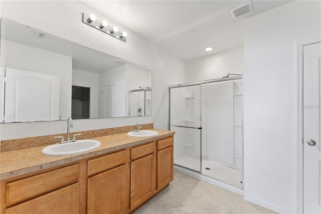 For Sale: $335,000 (4 beds, 2 baths, 1835 Square Feet)