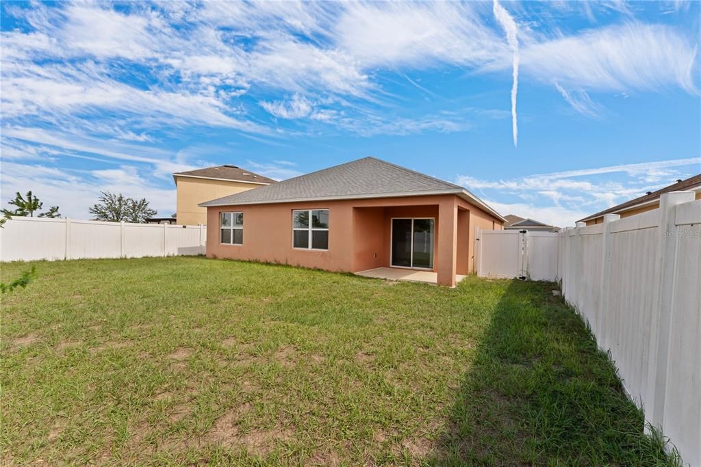 For Sale: $335,000 (4 beds, 2 baths, 1835 Square Feet)