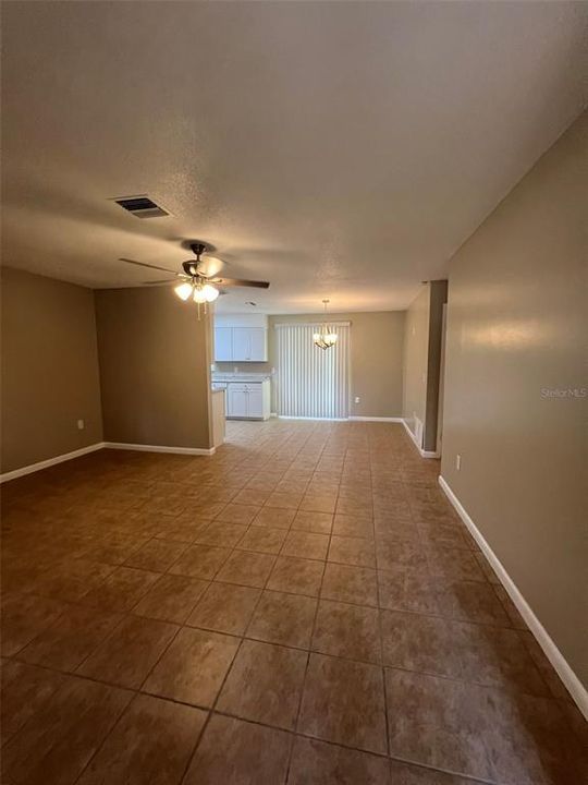 For Rent: $1,650 (3 beds, 2 baths, 1140 Square Feet)