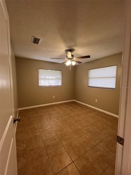 For Rent: $1,650 (3 beds, 2 baths, 1140 Square Feet)