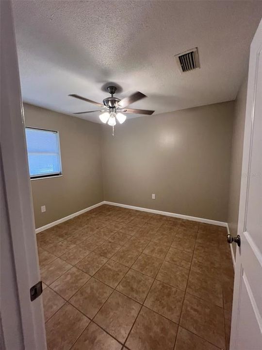 For Rent: $1,650 (3 beds, 2 baths, 1140 Square Feet)