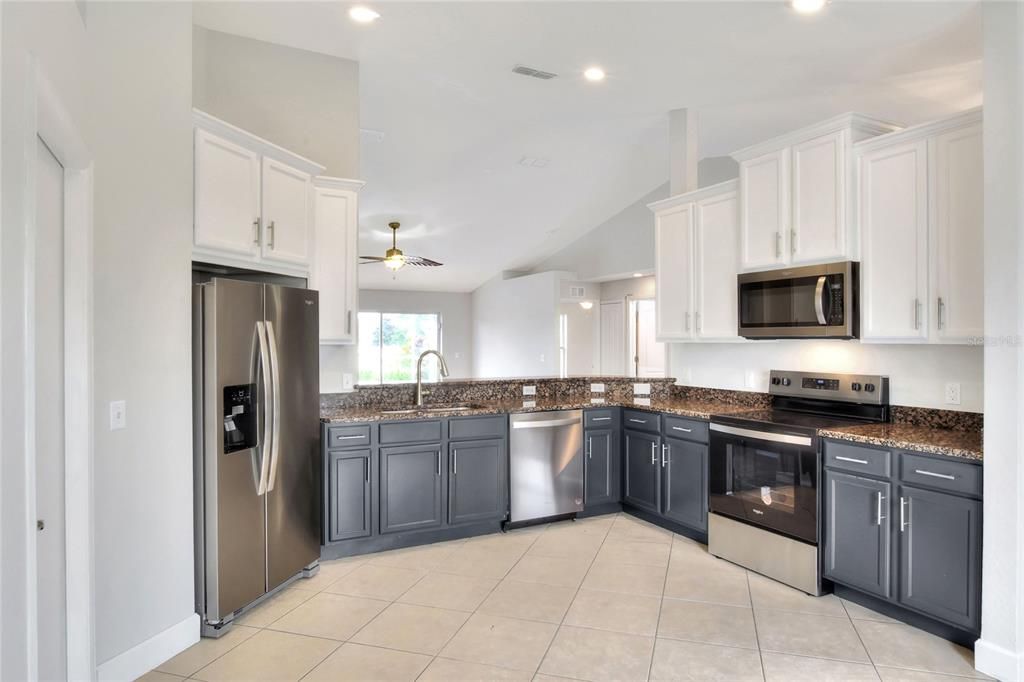 For Sale: $489,900 (3 beds, 2 baths, 1712 Square Feet)