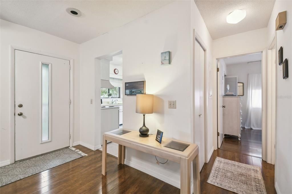 For Sale: $136,000 (2 beds, 2 baths, 1144 Square Feet)