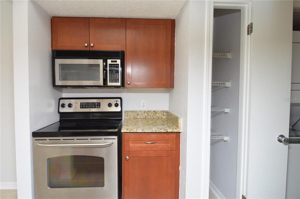 For Rent: $1,500 (1 beds, 1 baths, 700 Square Feet)