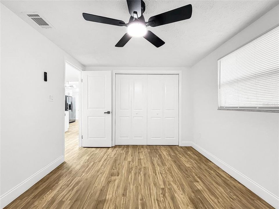 For Sale: $235,000 (2 beds, 1 baths, 912 Square Feet)