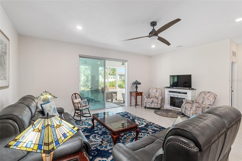 For Sale: $419,914 (3 beds, 2 baths, 2163 Square Feet)