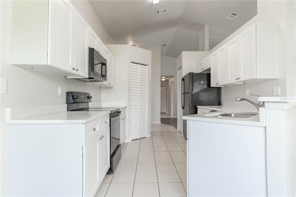 For Sale: $345,000 (3 beds, 2 baths, 1541 Square Feet)