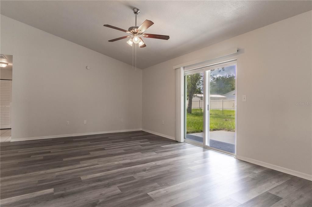 For Sale: $345,000 (3 beds, 2 baths, 1541 Square Feet)