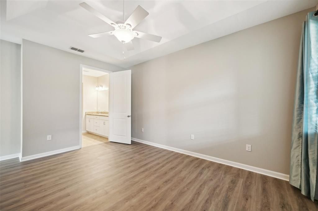 For Sale: $365,000 (2 beds, 2 baths, 1322 Square Feet)