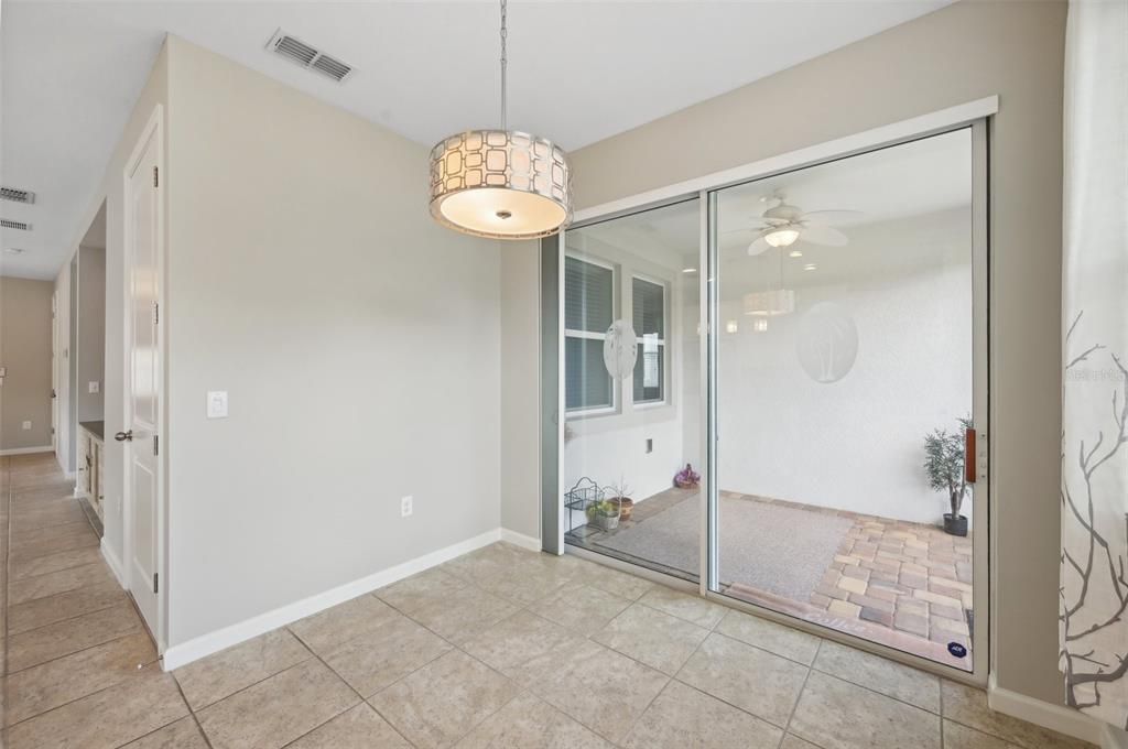 For Sale: $365,000 (2 beds, 2 baths, 1322 Square Feet)