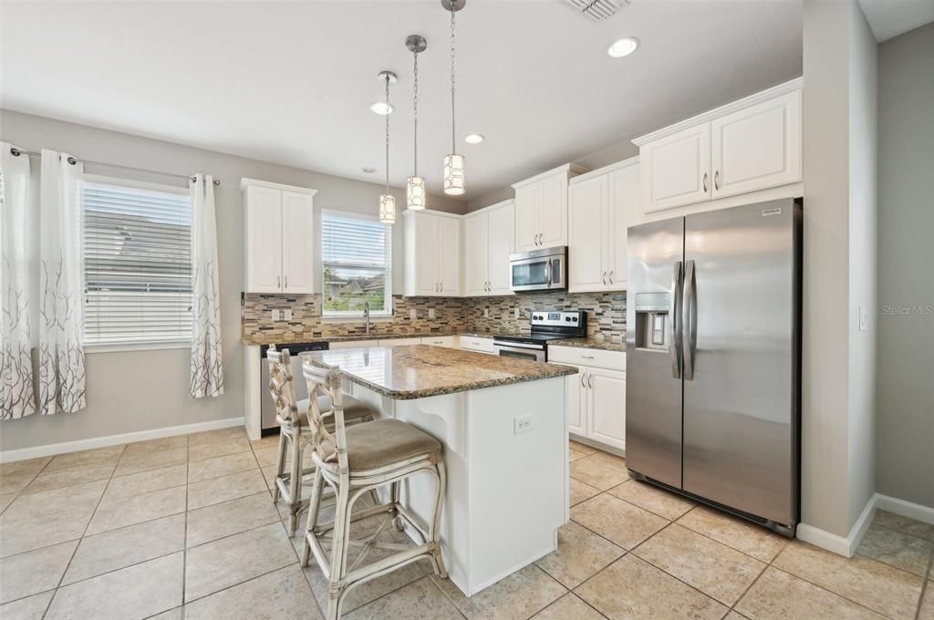 For Sale: $365,000 (2 beds, 2 baths, 1322 Square Feet)