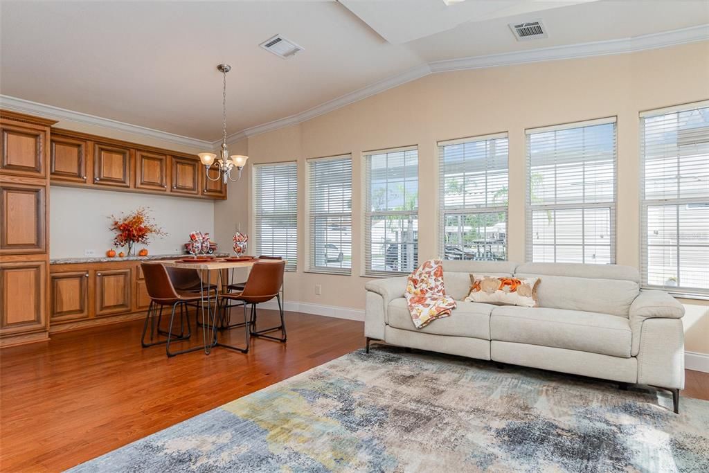 Vaulted ceiling with living/dining room combo