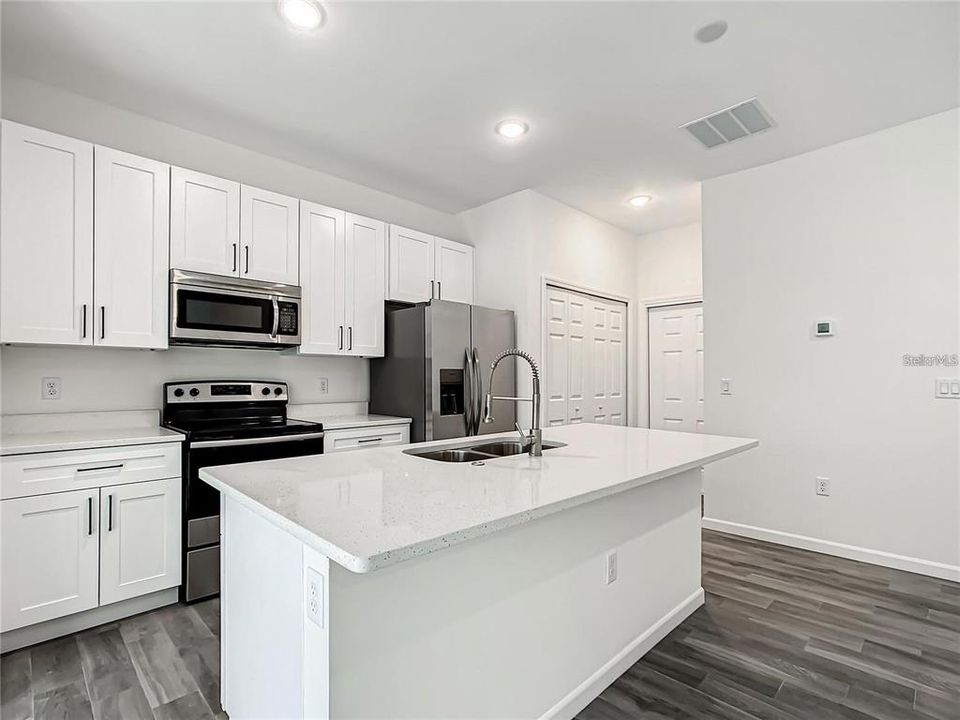 For Sale: $309,990 (4 beds, 2 baths, 1653 Square Feet)