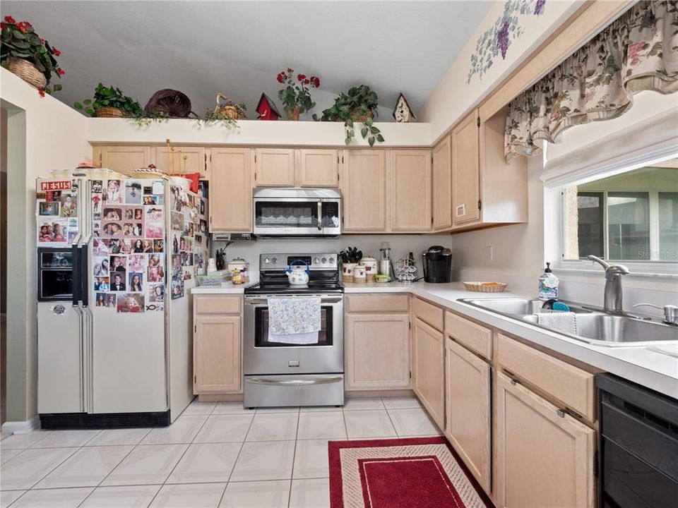 For Sale: $395,000 (3 beds, 2 baths, 1494 Square Feet)