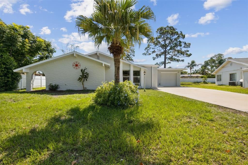 For Sale: $339,900 (4 beds, 2 baths, 1756 Square Feet)