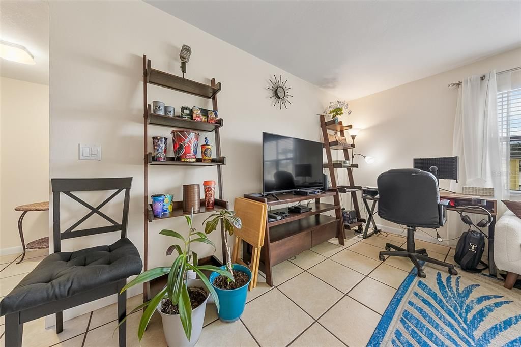 For Sale: $139,000 (1 beds, 1 baths, 620 Square Feet)