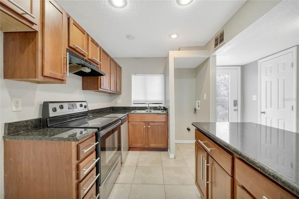 For Sale: $179,000 (2 beds, 1 baths, 1240 Square Feet)