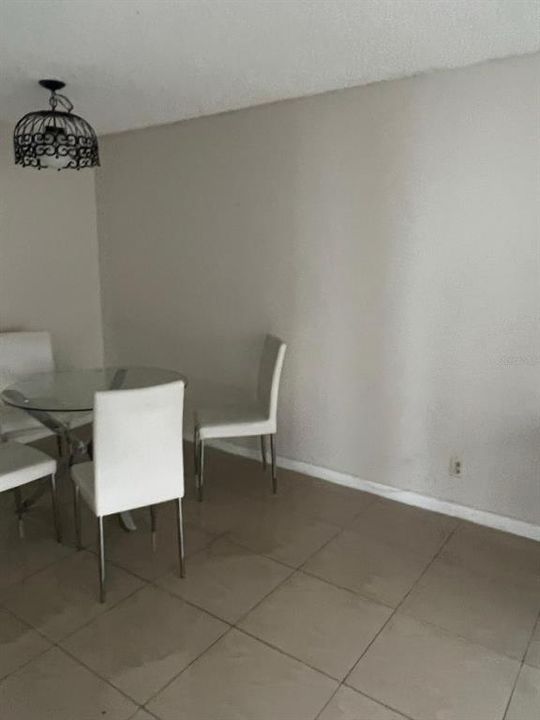 For Sale: $99,000 (1 beds, 1 baths, 642 Square Feet)